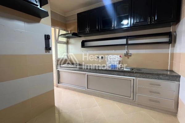 Appartement 104m2, 3 chambres, sécurisé à vendre à Ain Attig