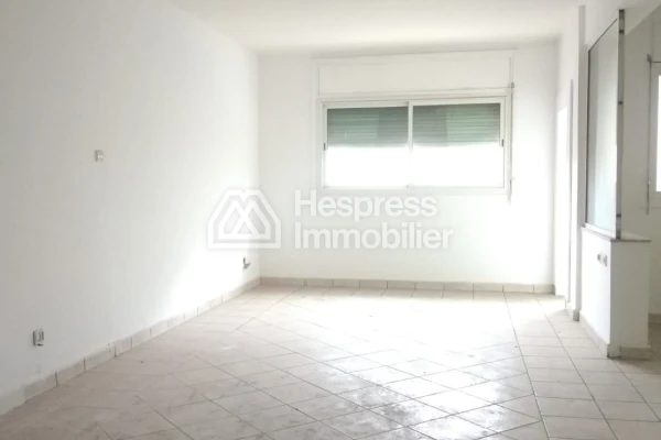 Well-located office in the upper part of Agdal