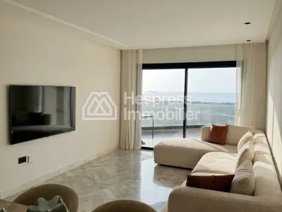 Apartment with terrace – Long-term rental
