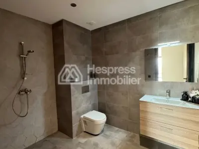 Apartment with terrace – Long-term rental