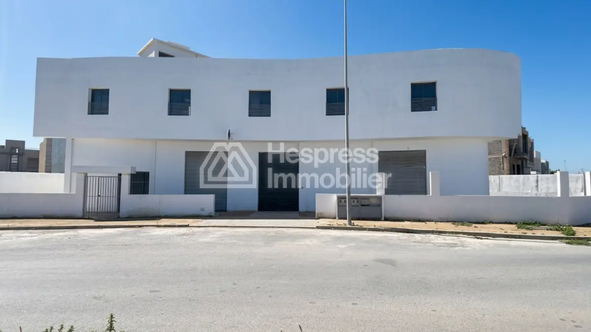 For rent – ​​Commercial space in Dar Bouazza