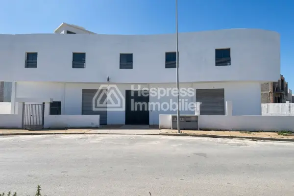For rent – ​​Commercial space in Dar Bouazza