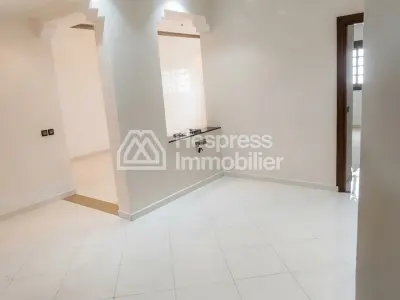 3-bedroom apartment for rent La Gironde empty