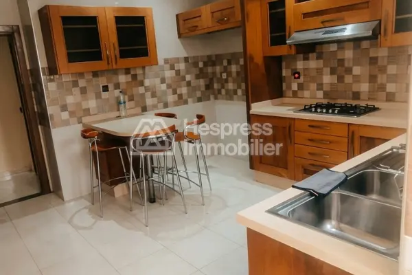 3-bedroom apartment for rent La Gironde empty