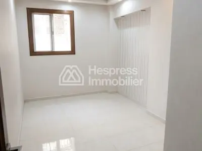 3-bedroom apartment for rent La Gironde empty