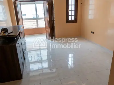 3-bedroom apartment for rent La Gironde empty