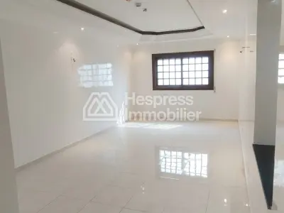 3-bedroom apartment for rent La Gironde empty