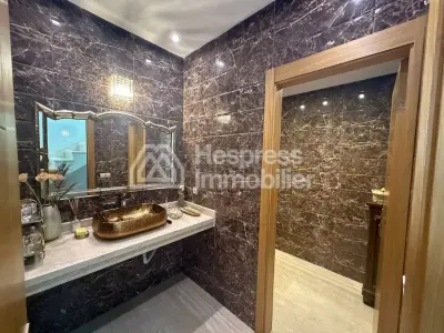 Villa d'exception à vendre à bouskoura