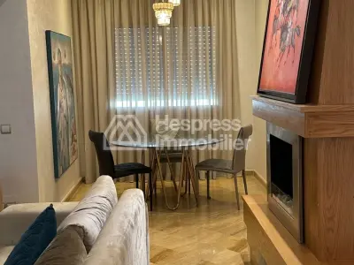 شقة واسعة وعصرية للإيجار بالمييه