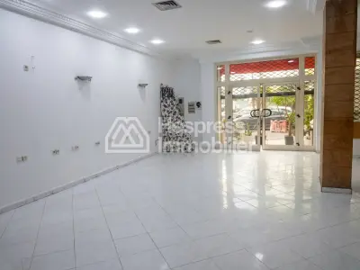 À Vendre / À Louer – Local Commercial – Racine