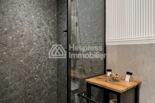 Studio Meublé à Louer – Quartier des Hôpitaux