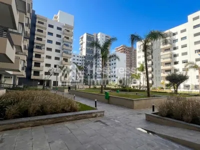 À louer, appartement vide – les arènes zenata