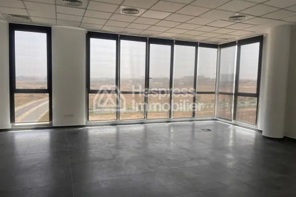 Plateau de bureau à louer – Sidi Maarouf