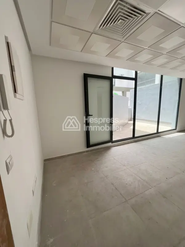 Office for rent – ​​bd moulay ismail Roches Noires