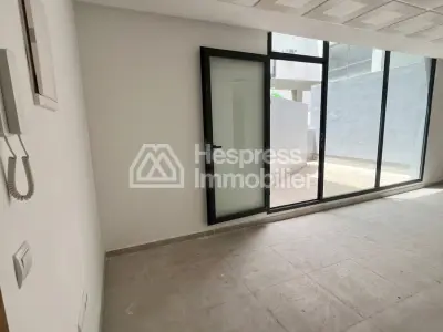 Office for rent – ​​bd moulay ismail Roches Noires