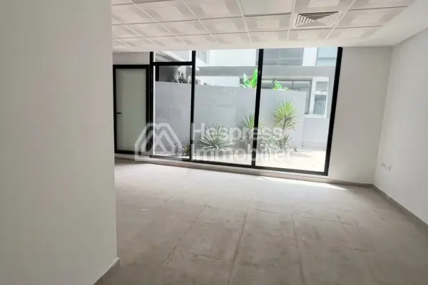 Office for rent – ​​bd moulay ismail Roches Noires