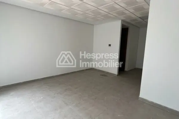 Office for rent – ​​bd moulay ismail Roches Noires