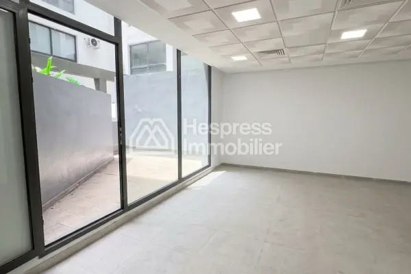 Office for rent – ​​bd moulay ismail Roches Noires