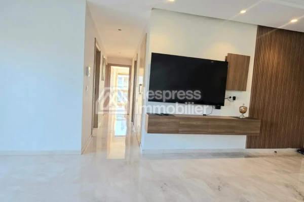 Furnished 2-bedroom apartment on the seafront, Le Carrousel
