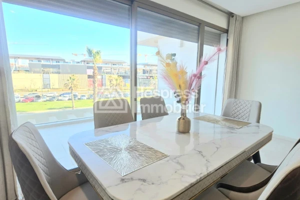 Furnished 2-bedroom apartment on the seafront, Le Carrousel