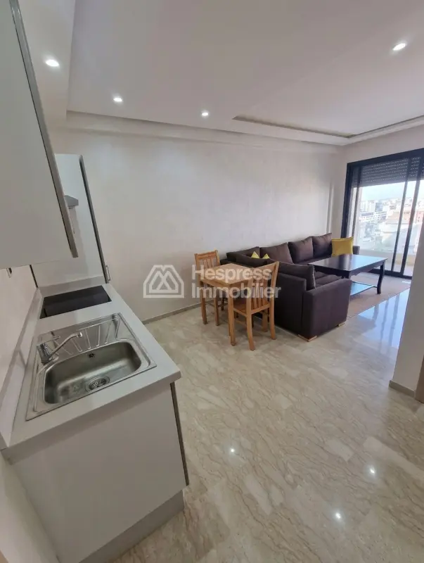 Furnished Studio Apartment for Rent – ​​Karachi Street, Burgundy