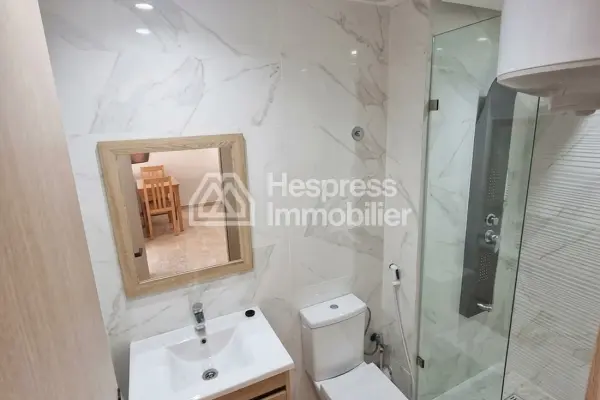 Furnished Studio Apartment for Rent – ​​Karachi Street, Burgundy