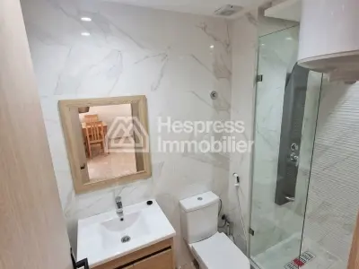 Furnished Studio Apartment for Rent – ​​Karachi Street, Burgundy