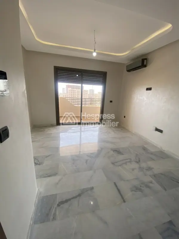 Empty Studio Apartment for Rent – ​​Large Zenata Mohammedia