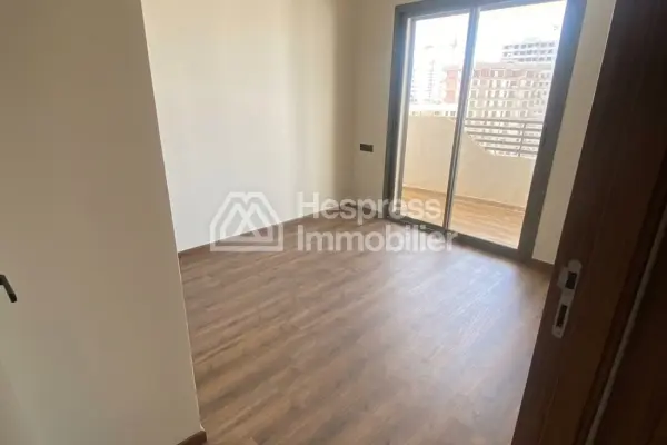 Empty Studio Apartment for Rent – ​​Large Zenata Mohammedia