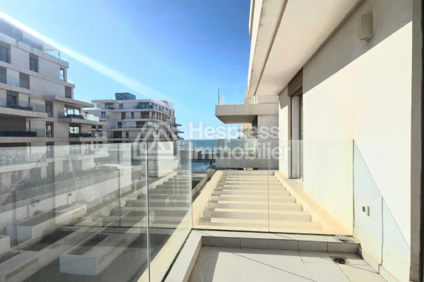 Furnished 2-bedroom apartment on the seafront, Le Carrousel