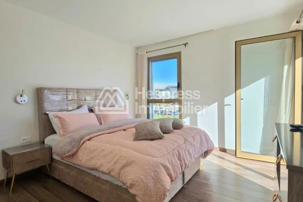 Furnished 2-bedroom apartment on the seafront, Le Carrousel