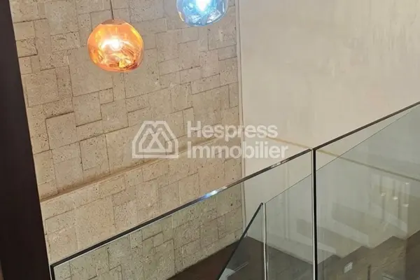 À louer – Magasin d’angle à Ain Sebaâ