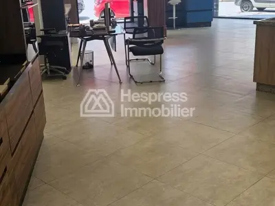 À louer – Magasin d’angle à Ain Sebaâ