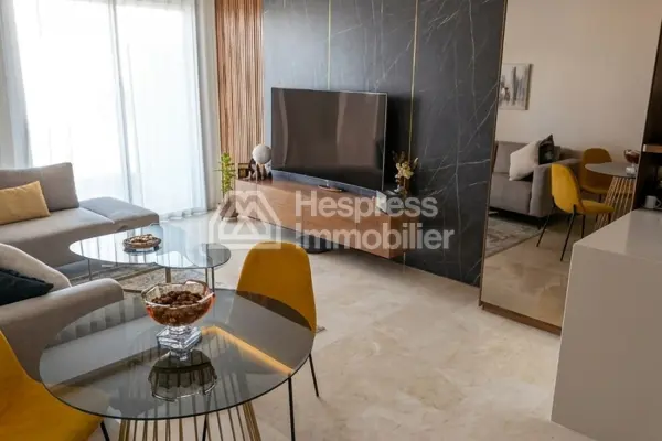 For rent – ​​superb furnished studio apartment with CFC certification