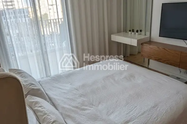 For rent – ​​superb furnished studio apartment with CFC certification