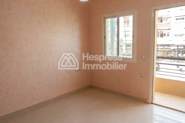 Unfurnished 3-bedroom apartment for rent – Dar Bouazza