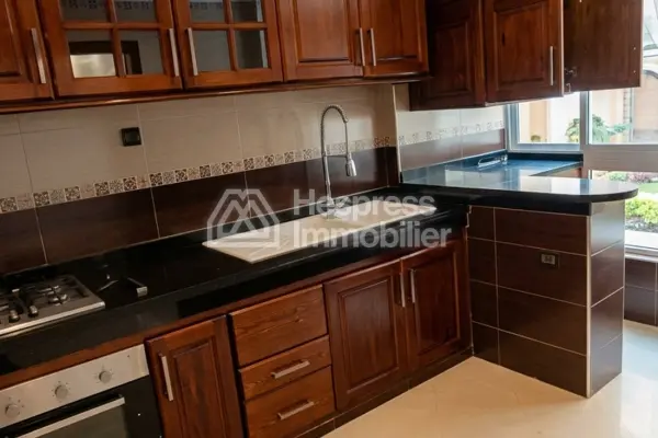 Unfurnished 3-bedroom apartment for rent – Dar Bouazza