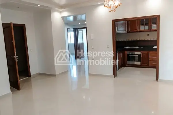 Unfurnished 3-bedroom apartment for rent – Dar Bouazza
