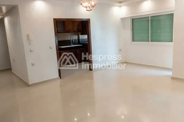 Unfurnished 3-bedroom apartment for rent – Dar Bouazza