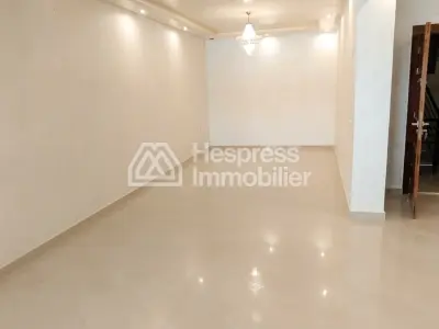 Appartement 3CH vide à louer – Dar Bouazza