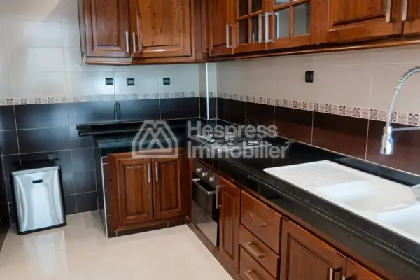 Unfurnished 3-bedroom apartment for rent – Dar Bouazza