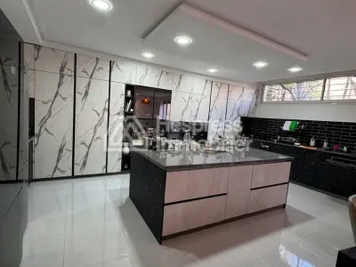 Villa à vendre à bouskoura ville