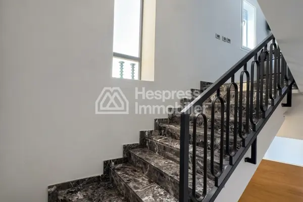 Villa à vendre à bouskoura ville