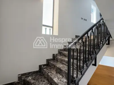 Villa à vendre à bouskoura ville