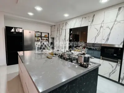 Villa à vendre à bouskoura ville