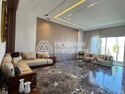 Villa à vendre à bouskoura ville