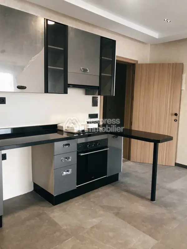 Empty studio apartment in Evasion Square near Naershore