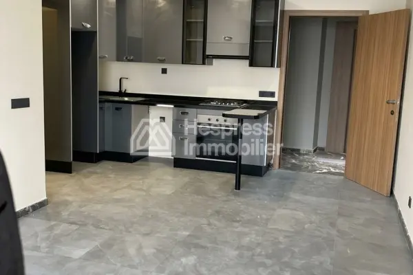 Empty studio apartment in Evasion Square near Naershore