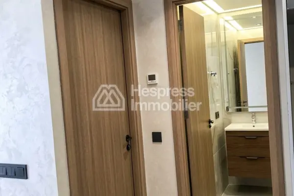 Empty studio apartment in Evasion Square near Naershore