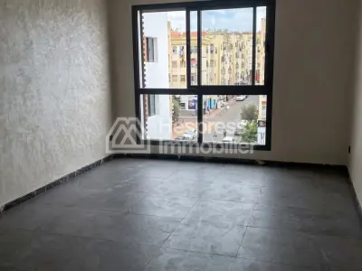 Empty studio apartment in Evasion Square near Naershore
